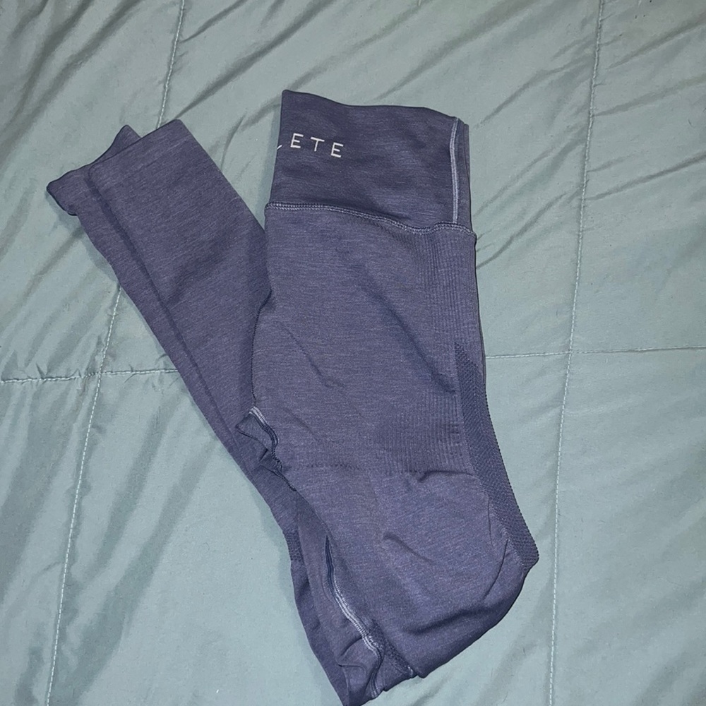 Alphalete aero leggings